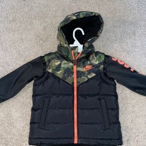 Nike Synthetic Fill Jacket With Hoodie Attached Olive/Camouflage size5-6